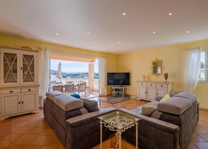 La Figuiere By Interhome Vila